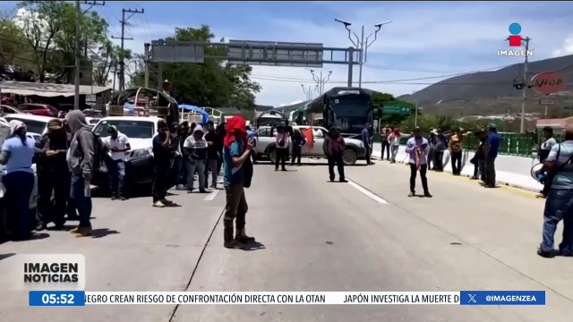 Pobladores indígenas bloquean la autopista del Sol