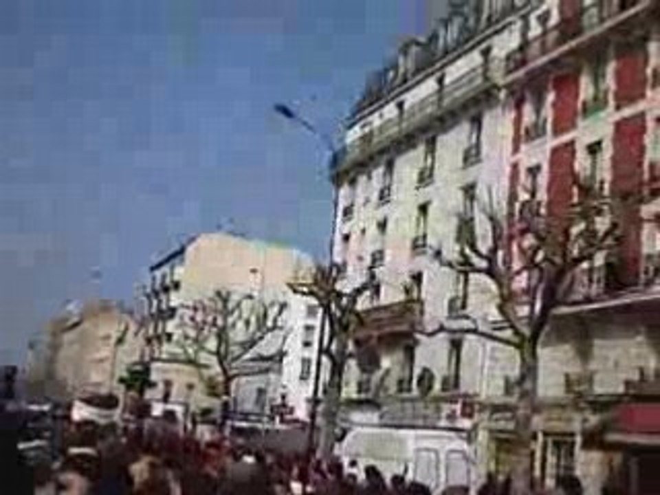 Le mouvement continue