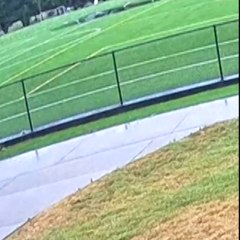 ABD'de futbol sahasını obruk yuttu!