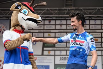 Cyclisme - Tour de Slovaquie 2024 - Julian Alaphilippe célèbre et fait le show après sa victoire sur la 3e étape !