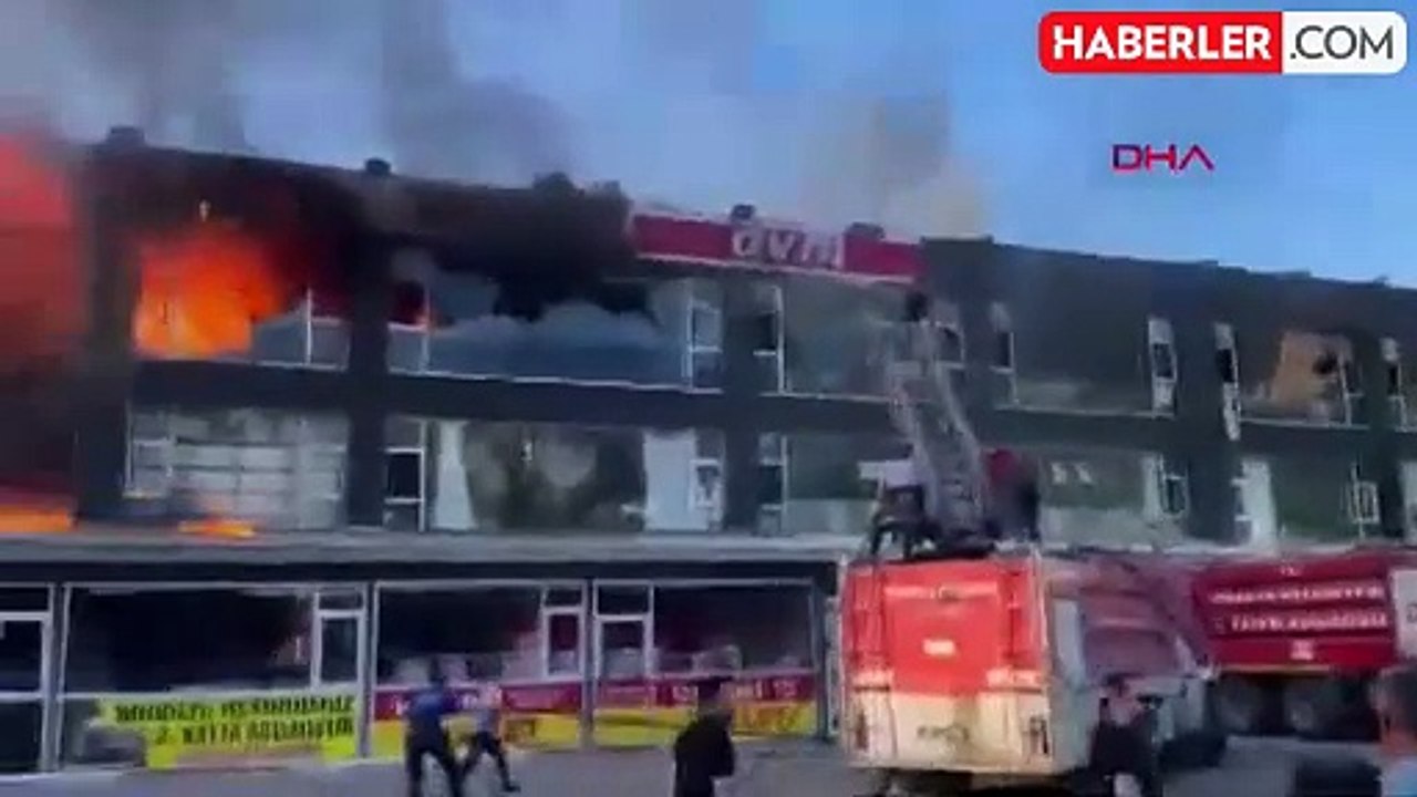 Amasya'da bir alışveriş merkezinde çıkan yangın söndürüldü