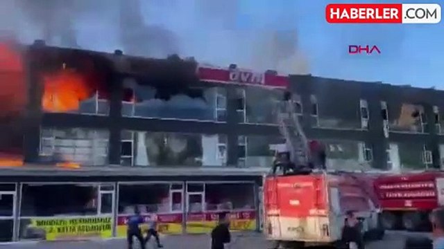 Amasya'da bir alışveriş merkezinde çıkan yangın söndürüldü