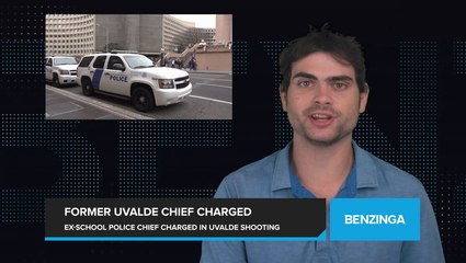 Скачать видео: Former School District Police Chief Charged with Child Endangerment in Uvalde, Texas School Shooting