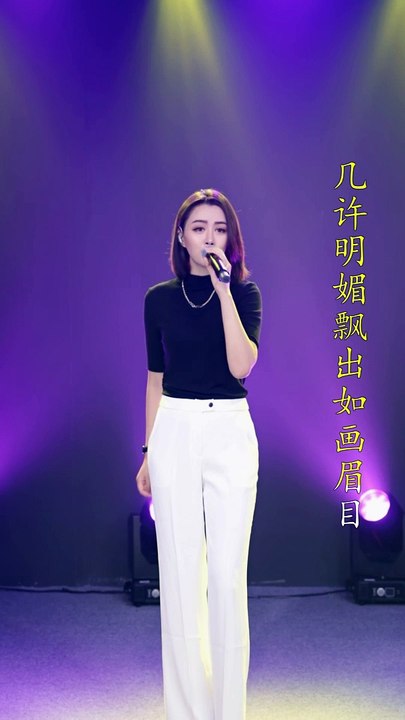天籁美女歌手蓝万现场翻唱热门金曲 | 唱功堪比原唱！ #美女歌手 #翻唱 #热门金曲 #蓝万 #唱功