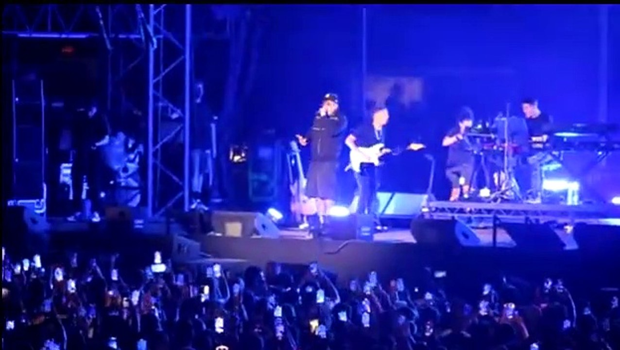 Geolier, il live sold out a Rock in Roma: una marea di giovanissimi ha invaso Capannelle