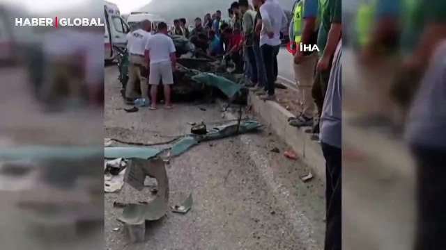 2 otobüs, 1 otomobil... Feci kazada can pazarı: Ölü ve yaralılar var