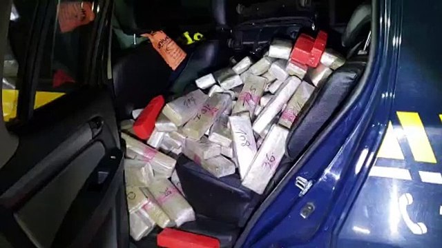 Condutor foge da PRF, sofre acidente e abandona carro com 150 kg de maconha