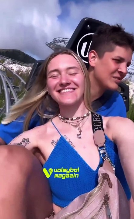 Ebrar Karakurt ve Yulia Brovkina tatilde