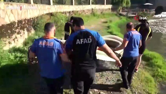 Balık avlarken çağlayanda mahsur kalan adam