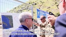 Heteken belül Albániába viszik az Olaszországba érkező menekülteket