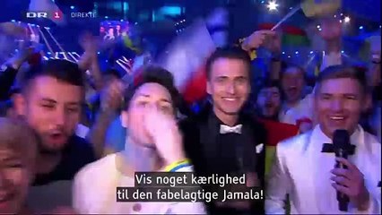 Skandale i Grand Prix-finalen: Tilskuer løber på scenen og blotter bagdelen på live-tv | Eurovision Song Contest 2017 | DR1
