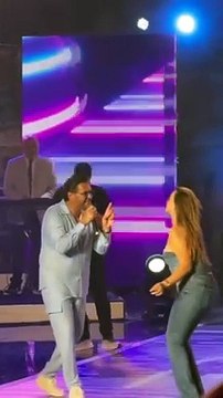 راغب علامة يثير الجدل بعد اقتحام معجبات حفله بقرطاج (فيديو)