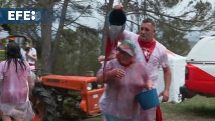 Más de 8.000 personas participan en la Batalla del Vino de Haro