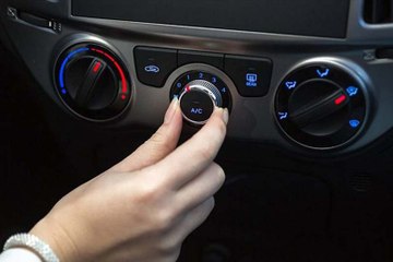 وفاة طالبة مصرية اختناقا بسبب مكيف السيارة