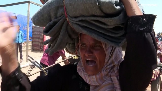 سكان جنوب غزة ورحلة نزوح لا تنتهي: الآلاف يفرون من الملاجئ بعد المنازل