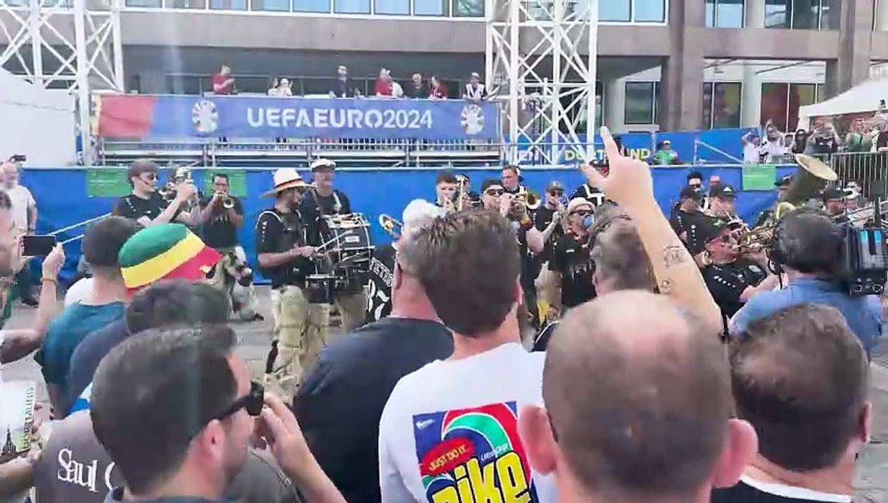 In Dortmund dominiert Schwarz-Rot-Gold: Deutsche Fans stimmen sich aufs Spiel ein