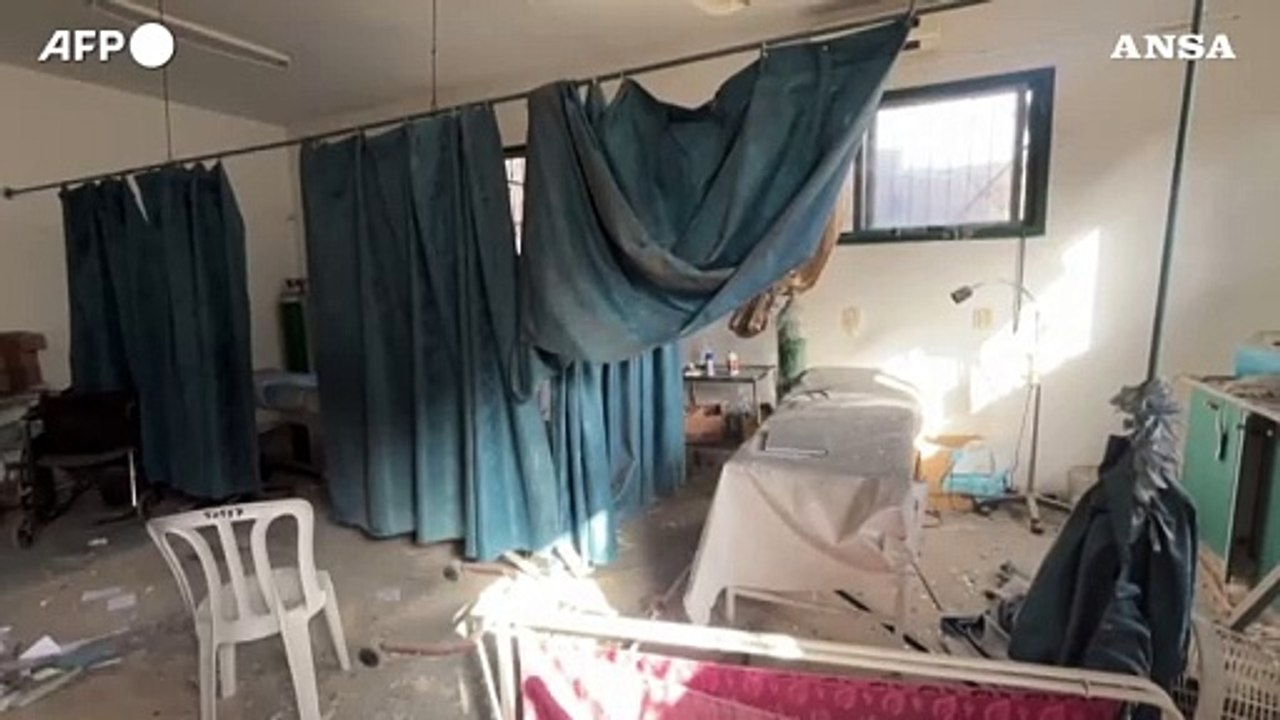 Gaza, le macerie dopo il raid notturno israeliano a Maghazi
