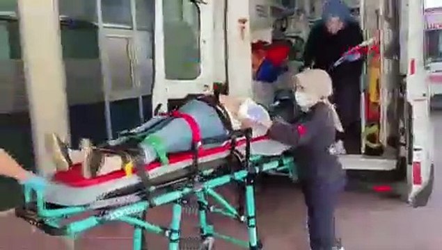 BURSA Takla atan otomobil akaryakıt istasyonuna daldı; sürücünün yaralandığı kaza kamerada