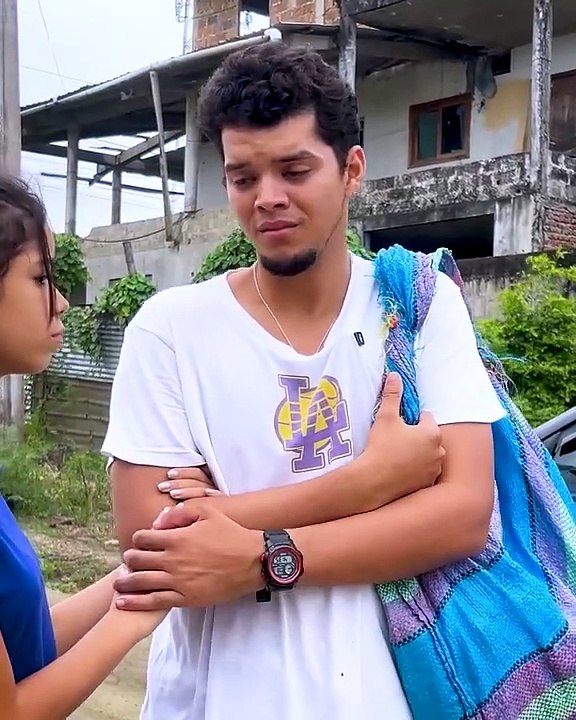 Hermana gemela intenta quitarle el esposo a su propia hermana, y ella le pone esta trampa | 2024