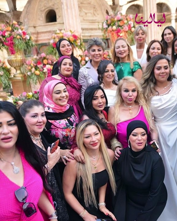 وسط حضور نجمات الإعلام: مفيدة شيحة تحتفل بعقد قران ابنتها