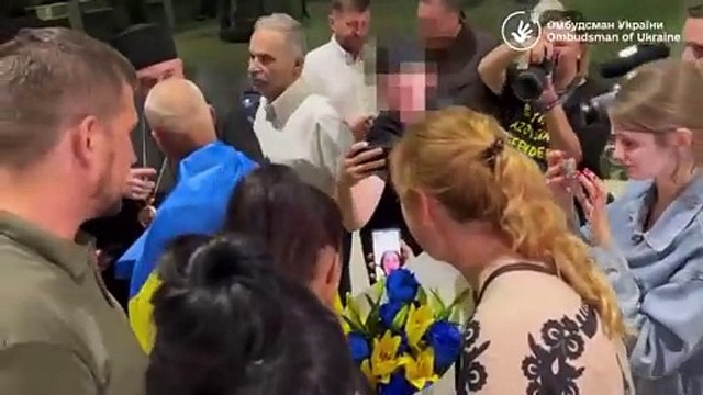 Mulher fala com a filha após seis anos em cativeiro russo