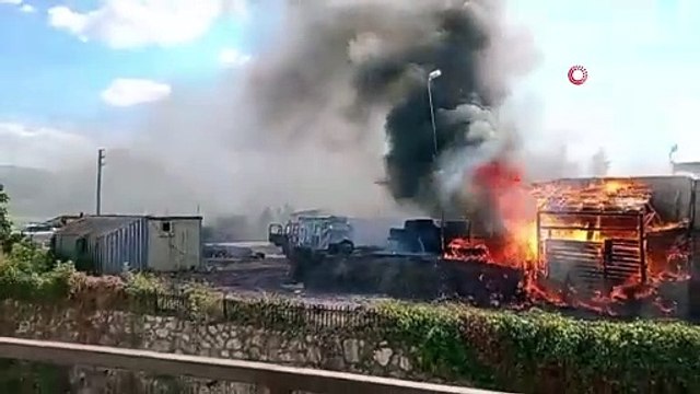 Yalova’da Oto Lastik Dükkanı Alevlere Teslim Oldu