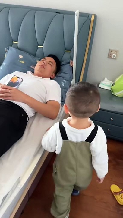 Dad performs magic tricks for his son! Unexpectedly, it really disappeared   #funny #funnyvideos #funnyvideos #funnymemes