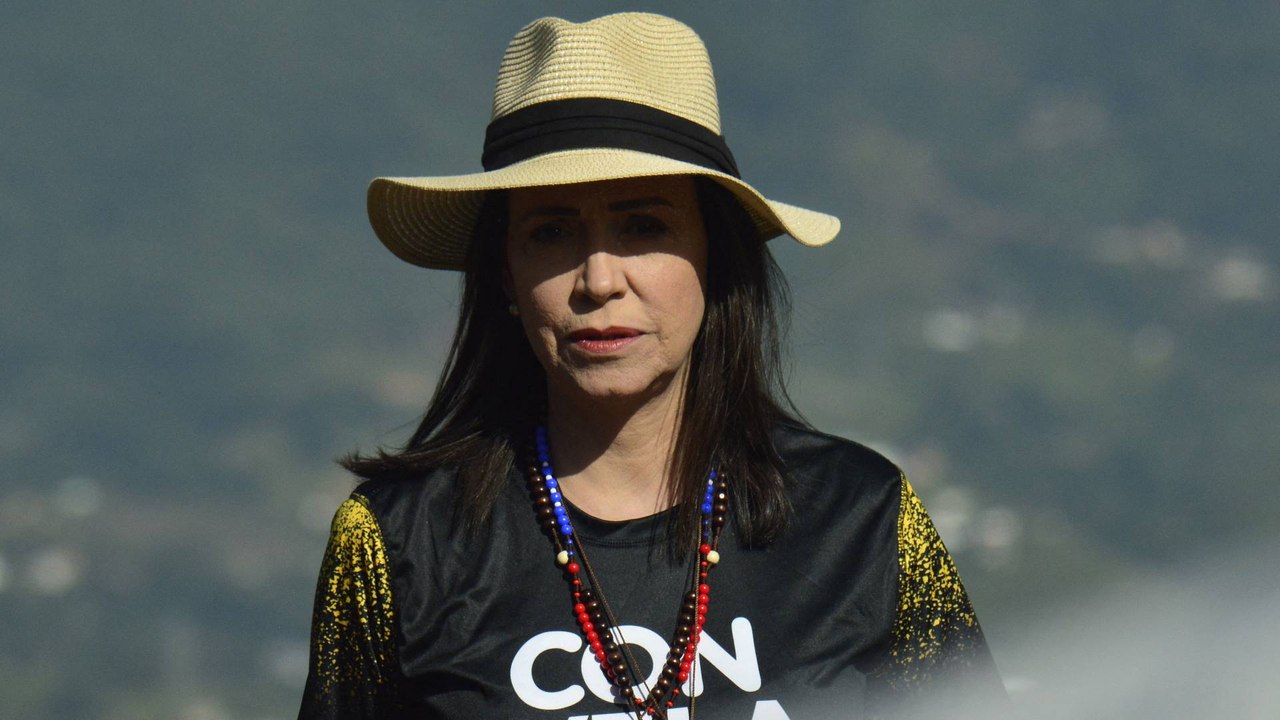 En video: policías retuvieron y le impidieron el paso a María Corina Machado en caravana en Trujillo