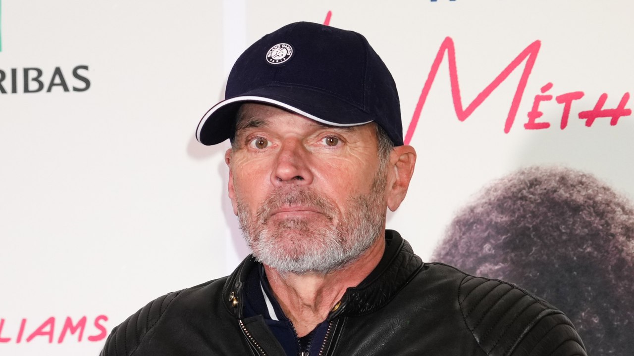 GALA VIDEO - Laurent Baffie sans fard, il évoque ses vannes ratées : “J’ai eu un budget fleurs énorme”