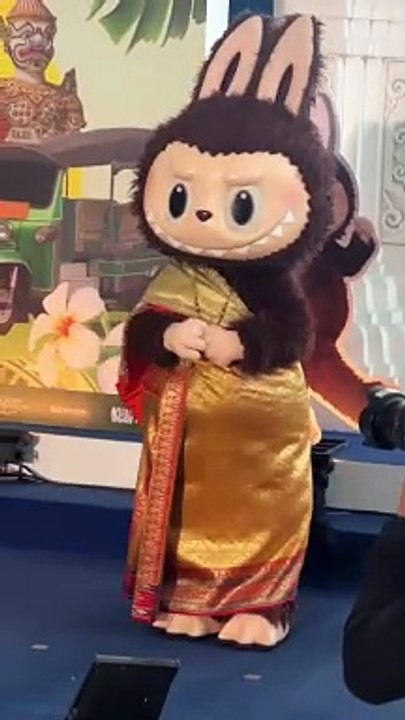 มาสคอต “ลาบูบู้” เที่ยวไทย