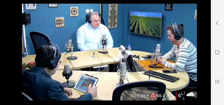 Доктора за COVID-Ваксина