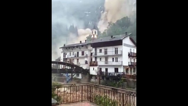 Maltempo in Piemonte, torrenti in piena in Valle dell'Orco. Le impressionanti immagini di Noasca