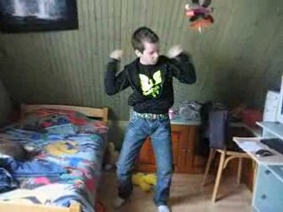 ROMAIN , DANSEUR TECKTONIK !!!!