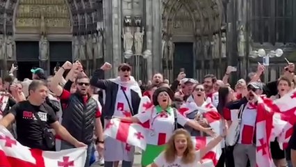 La afición de Georgia se hace notar en las calles de Colonia