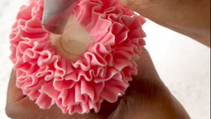 'Gardening Meets Baking' - Witness the creation of a buttercream flower with artistic flair