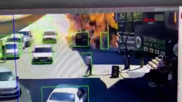 İzmir'de tüp patlaması, ölü ve yaralılar var