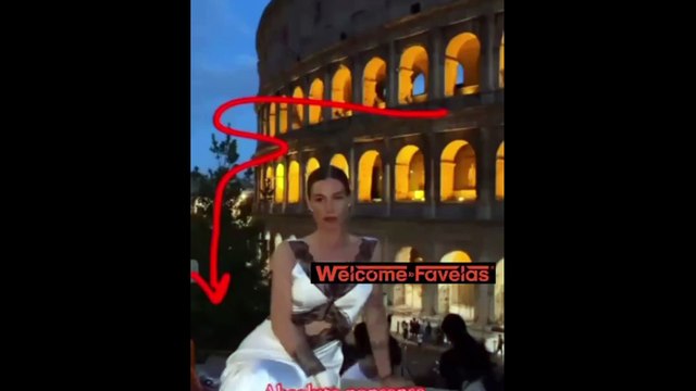 Turista si mette in posa davanti al Colosseo, ma la borsetta prende il volo
