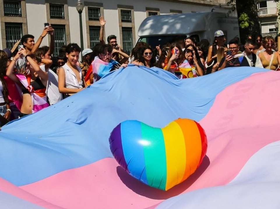 Die welt wird bunter: das pride-wochenende ist in vollem gange