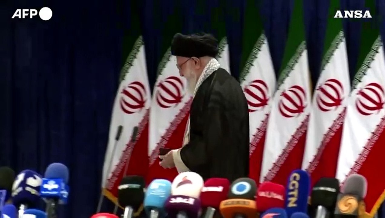 Elezioni presidenziali in Iran, il voto di Khamenei a Teheran