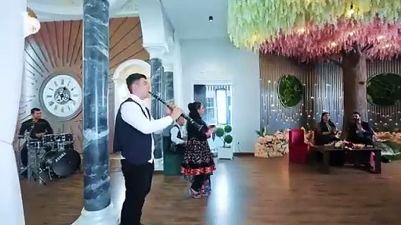 Alia_Ansari_Pashto_Mast_Song_-_Da_Da_Barana_Shpa___دا_ده_بارانه_شپه_مسته_پښتو_سندره_-_عالیه_انصاری(360p)