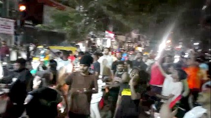 VIDEO आधी रात को जीत का जश्न मनाने सडक़ों पार उतरे खेल प्रेमी