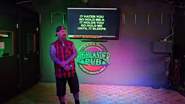 METALLICA - UNTIL IT SLEEPS (PERFORMED AT THE HIGHLANDER)