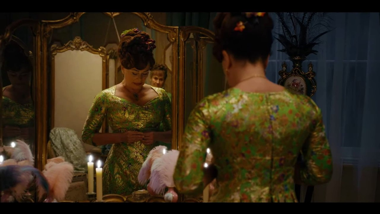 Bridgerton S2E1- The Featheringtons "Why Are We Always Eating Potatoes?"