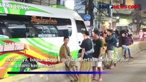Minim Rambu Lalu Lintas, Minibus Travel Tabrak Separator Busway di Jakarta Timur