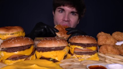 ASMR MUKBANG MCDONALDS BURGERS & FRENCH FRIES - WITH CHEESE SAUCE_2