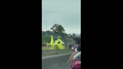 프랑스에서 경비행기 고속도로에 추락해 3명 사망 / YTN