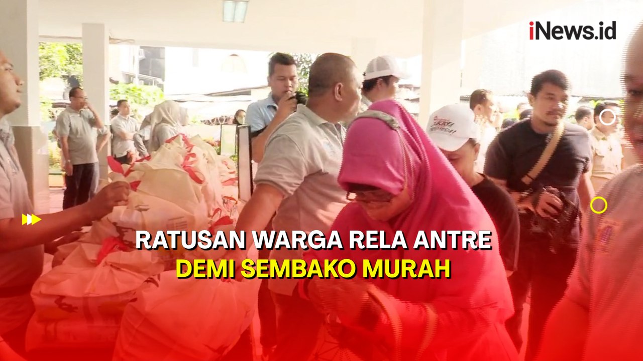 Ratusan Warga Kurang Mampu di Johar Baru Jakpus Berdesakan Demi Sembako Murah