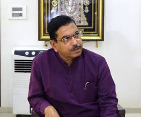 प्रशासनिक व्यवस्था पर पड़ रहा असर