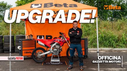 Officina Gazzetta Motori: gomma a pala e scarico Akrapovic sulla Honda Crf250R