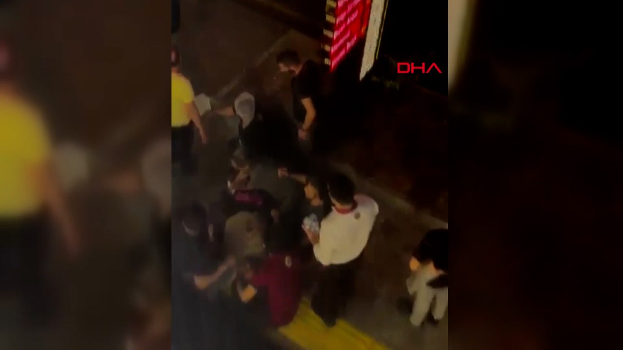 Restoranda akrabalar arasında silah ve bıçaklı kavga